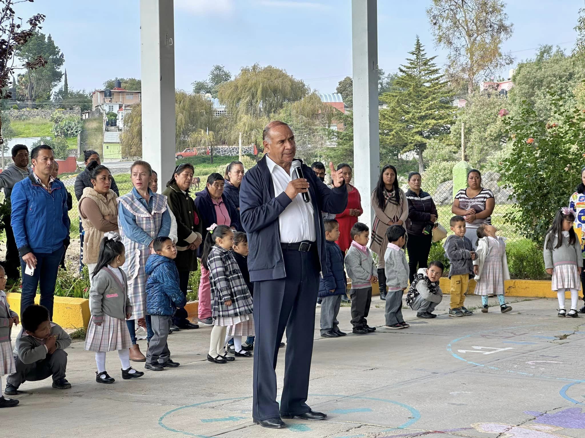 1696268673 943 El Presidente Municipal Jesus Cedillo Gonzalez rindio honores a nuestro