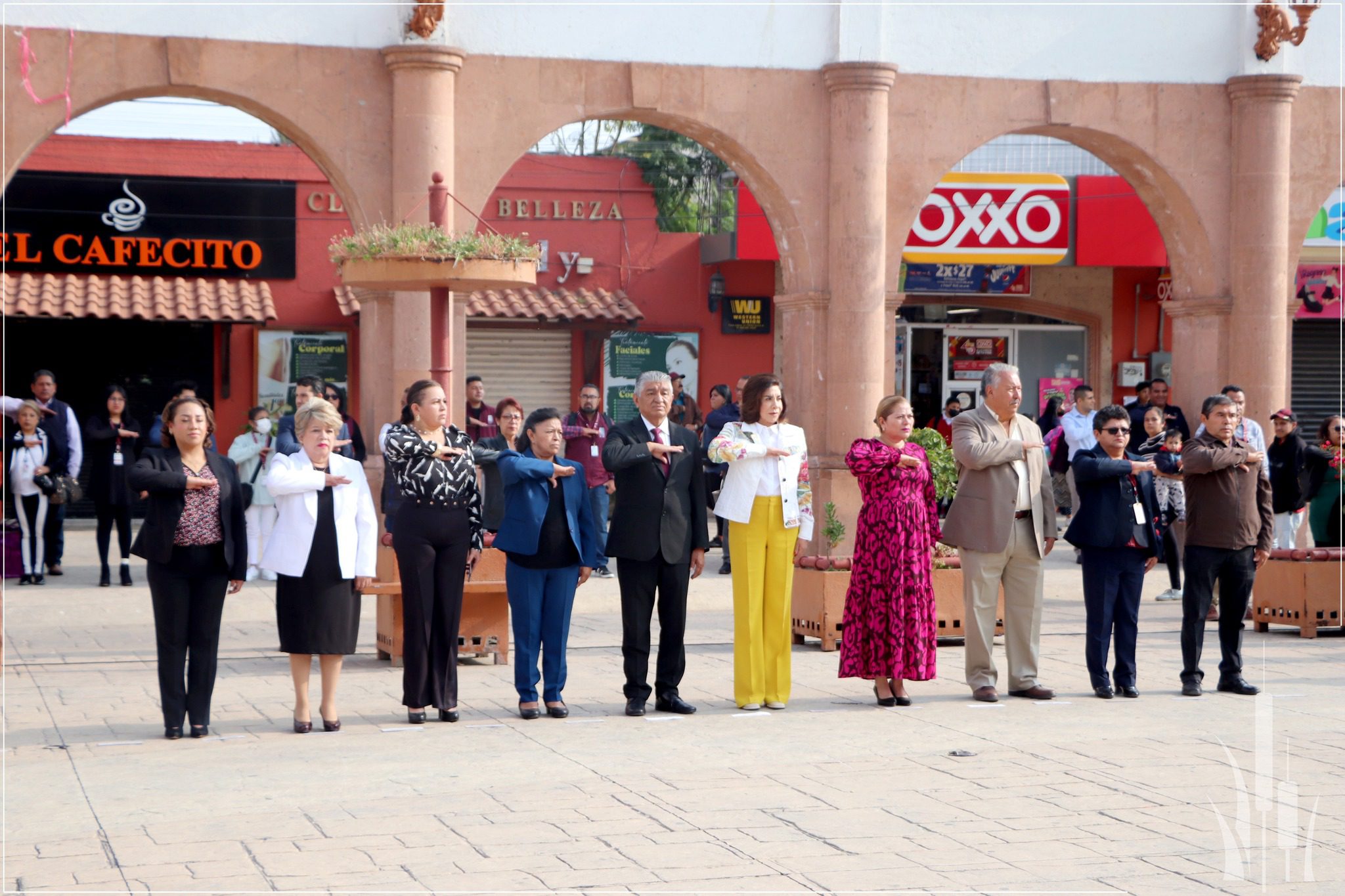 1696286113 757 Iniciamos la semana rindiendo homenaje a nuestro Labaro Patrio Con