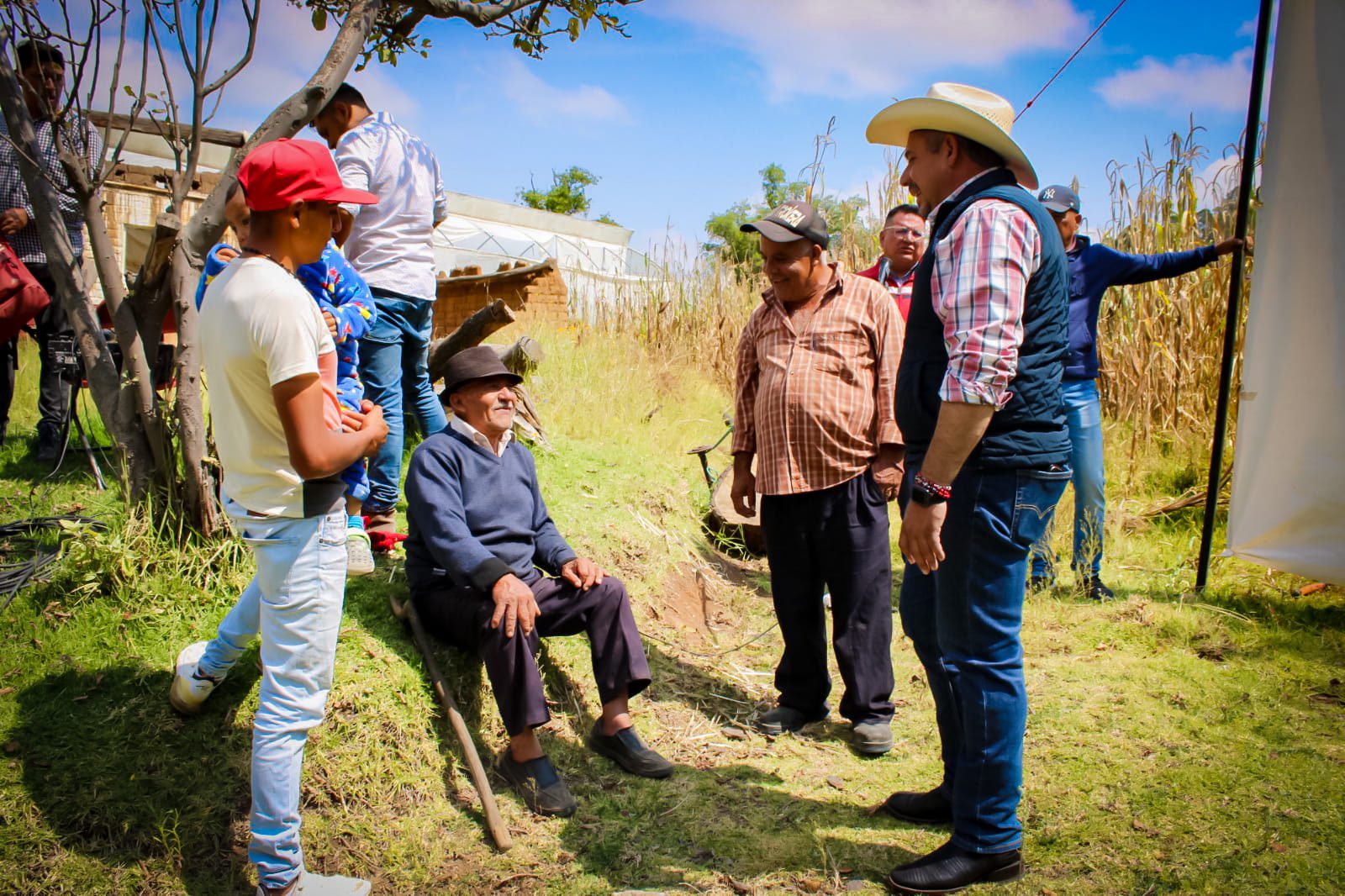 1696288975 859 Hoy visitamos la comunidad de Los Platitos para dar el