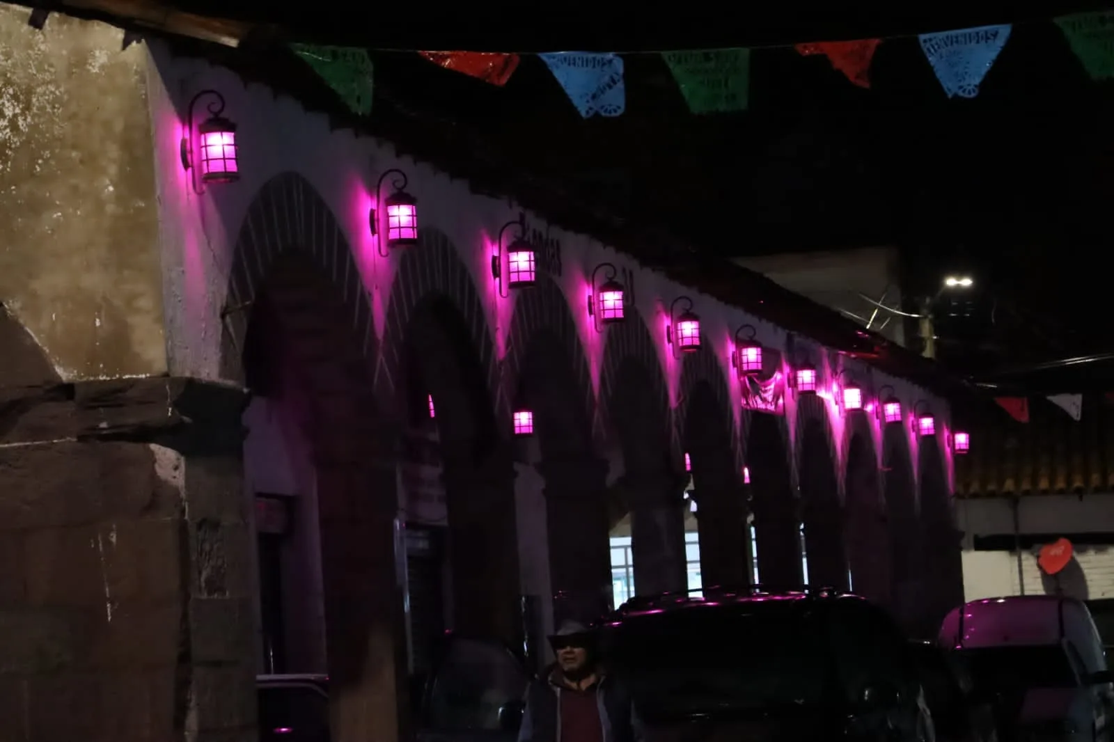 1696341868 Este lunes iluminamos de rosa el Palacio Municipal y el jpg