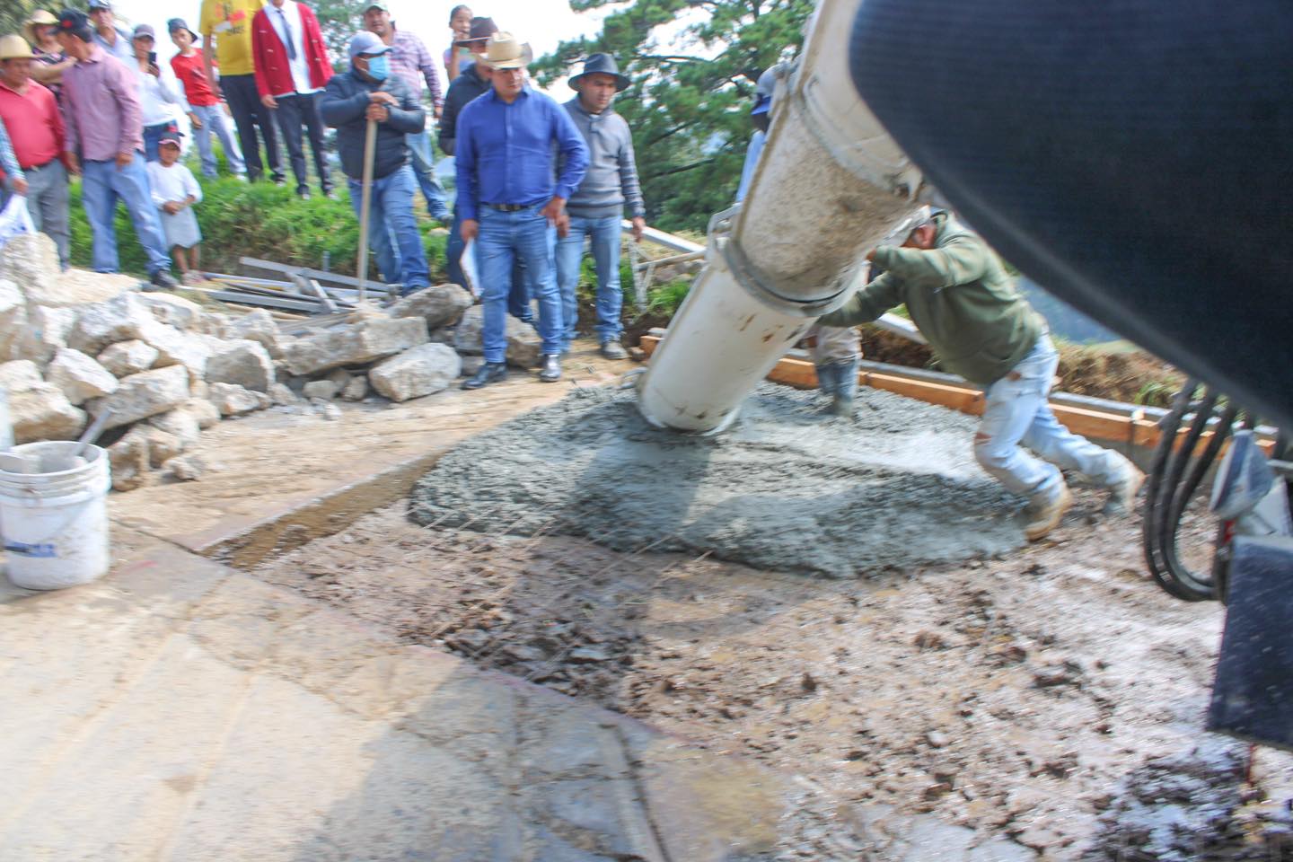 1696344978 236 MEJORAMOS LA INFRAESTRUCTURA VIAL