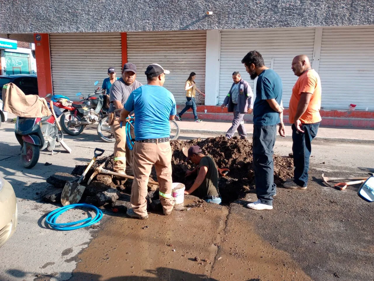 1696349149 En atencion de los reportes ciudadanos la @Direccion de Agua jpg