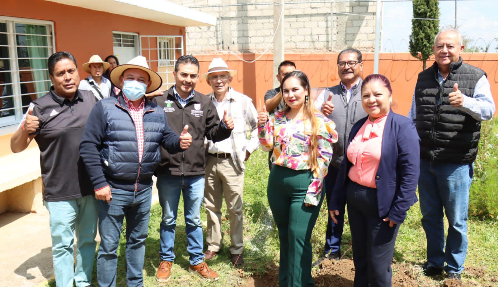 1696357654 163 HOY en la Escuela Primaria Benito Juarez en Loma de