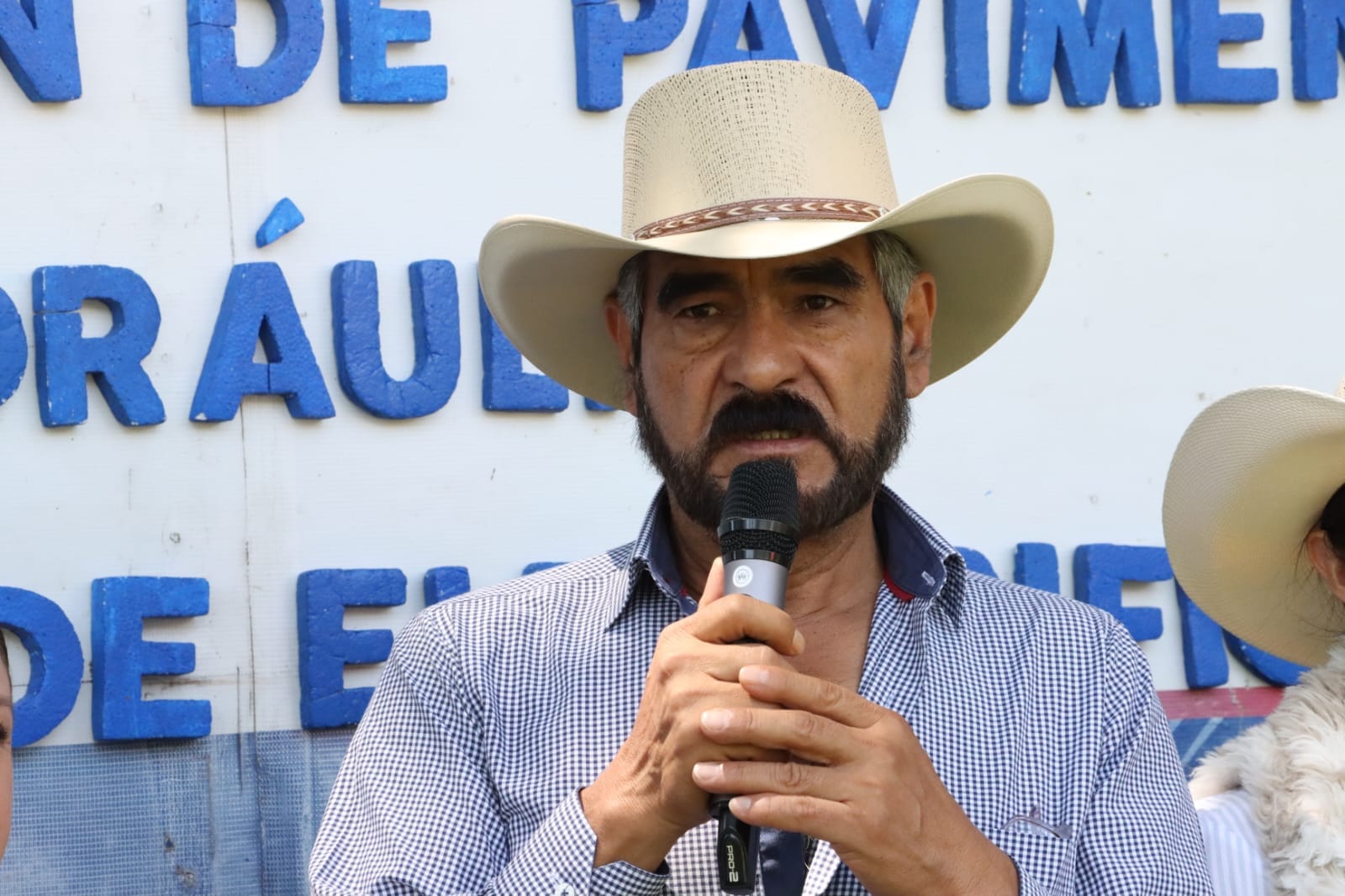 1696363573 916 Entregando resultados tangibles el Profr A Pastor Cruz Garcia Presidente