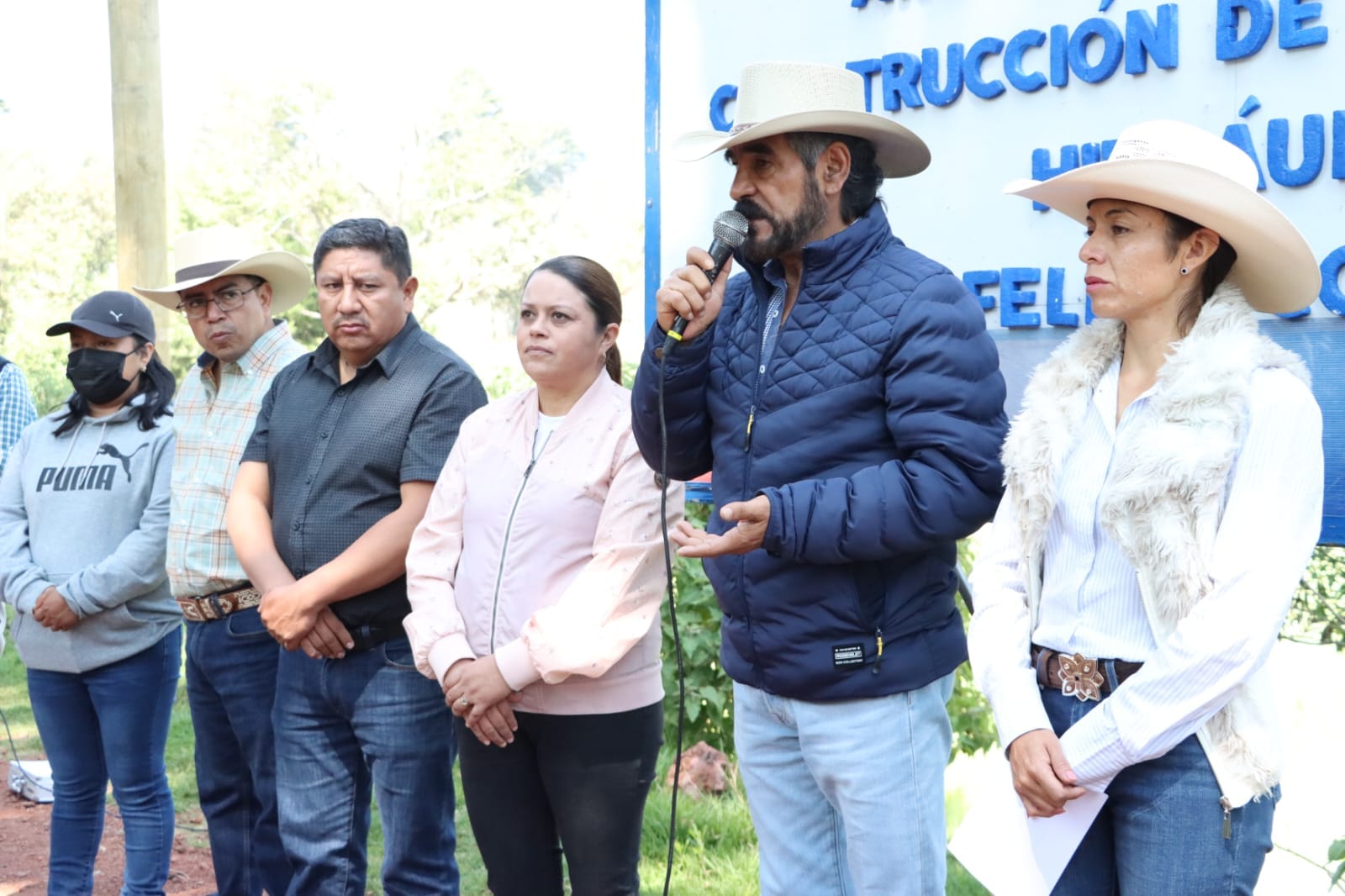 1696363578 913 Entregando resultados tangibles el Profr A Pastor Cruz Garcia Presidente