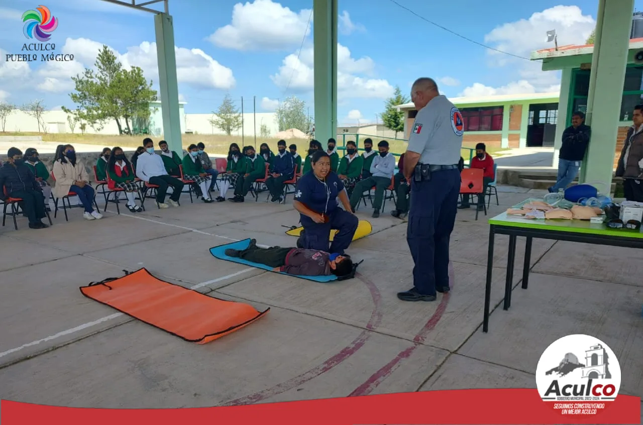 1696371787 Elementos de Proteccion Civil y Bomberos de Aculco impartieron un jpg