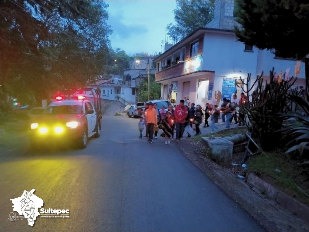 1696371829 438 Proteccion Civil al resguardo de la Procesion de la Virgen