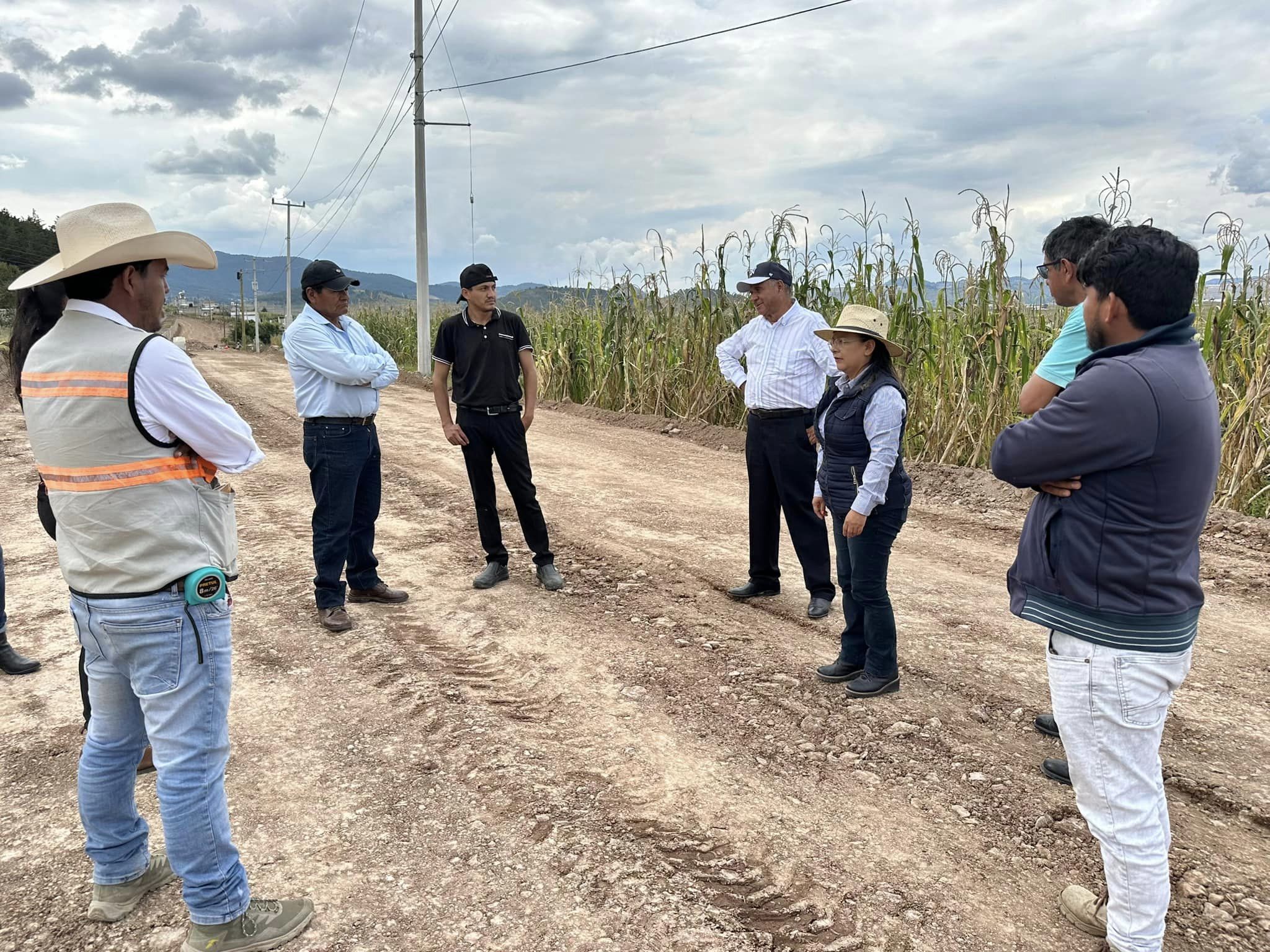 1696376842 566 En Santa Maria Citendeje se construye el boulevard de acceso