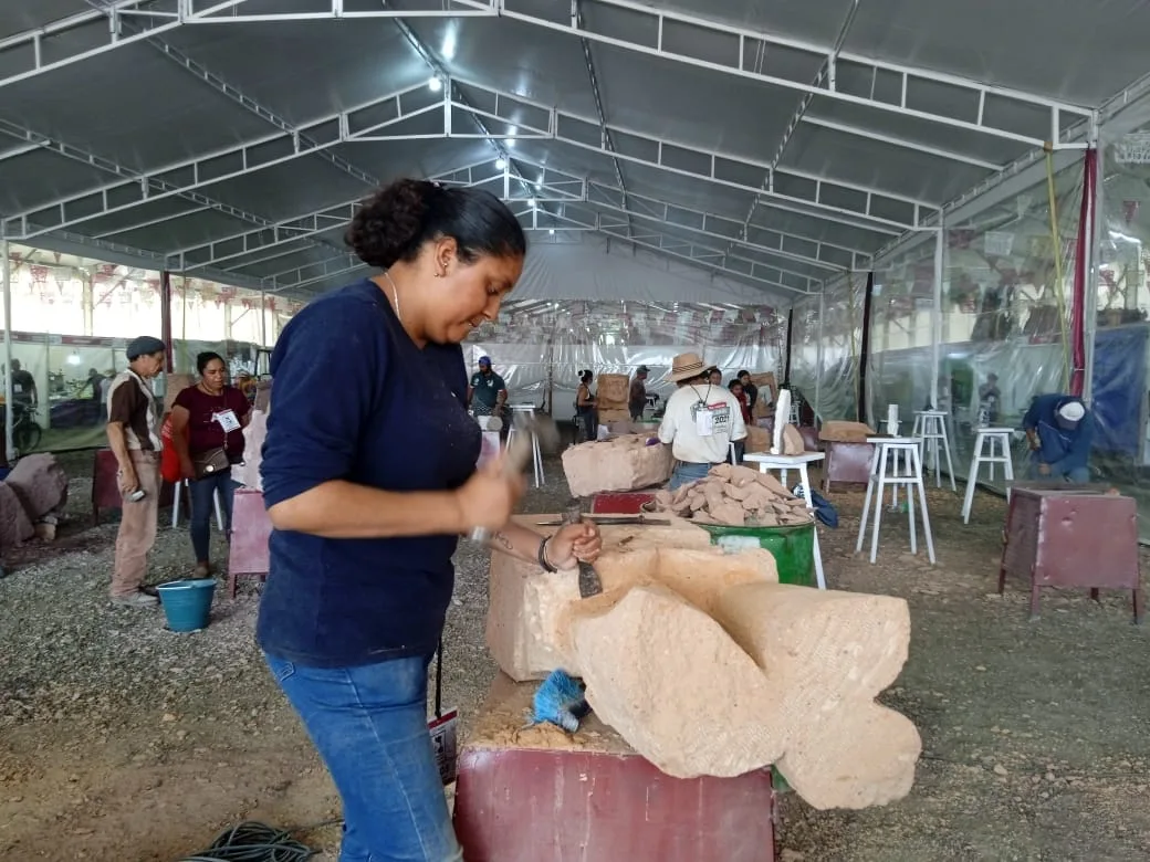 1696377411 CANTERAS Y CANTEROS AVANZAN EN SU ESCULTURA RUMBO AL CIERRE jpg