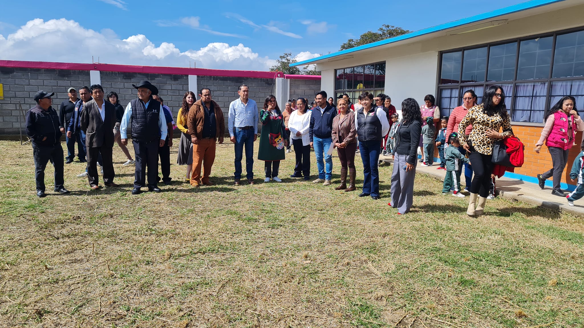 1696446840 23 El Gobierno de Amecameca hizo entrega de la construccion de