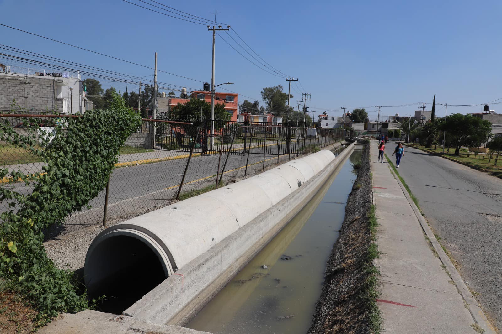 1696457302 173 Seguimos avanzando en los trabajos del entubamiento del Canal de