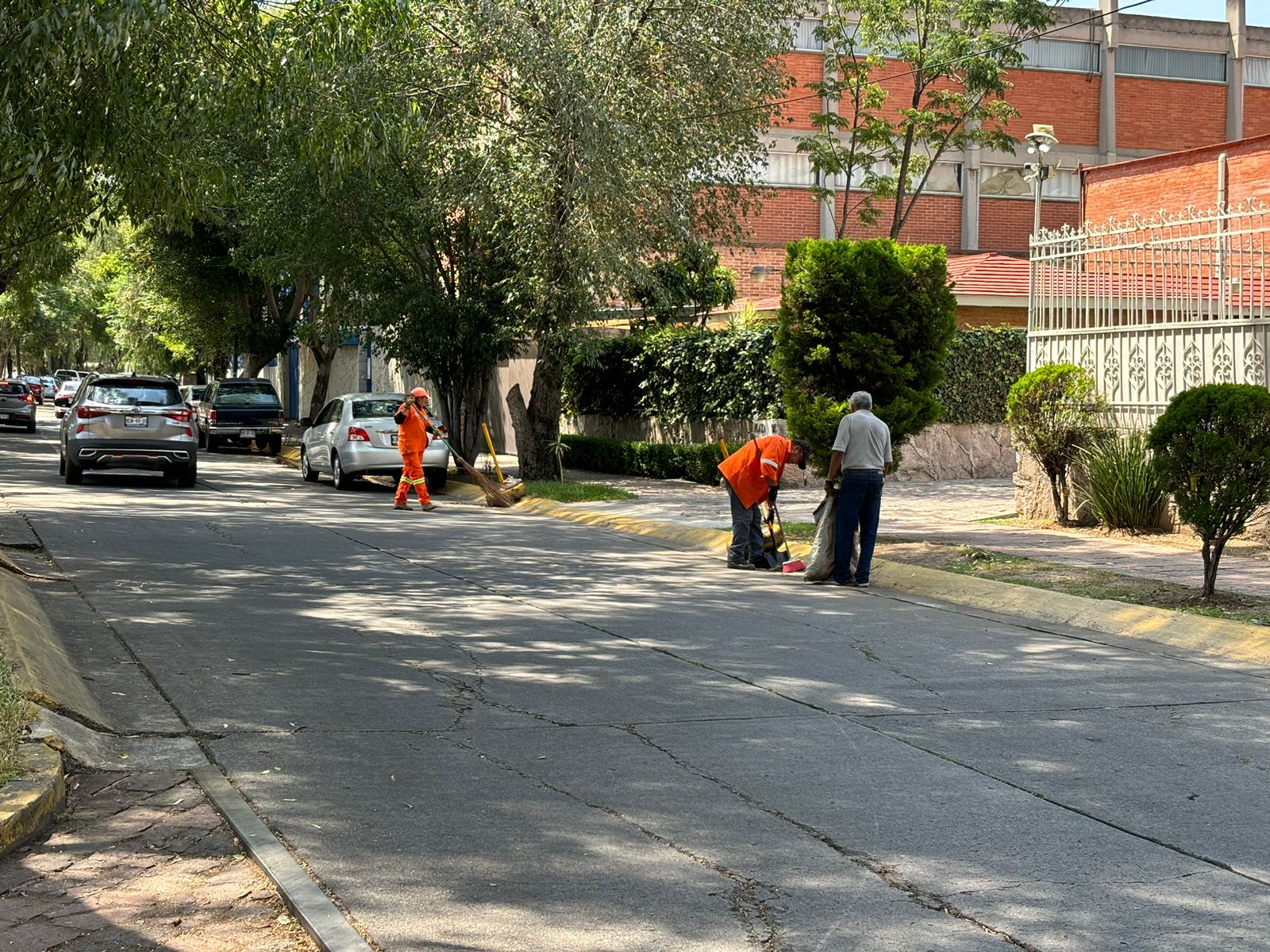 1696515145 289 ¡Seguimos manteniendo nuestras calles y avenidas limpias en beneficio de