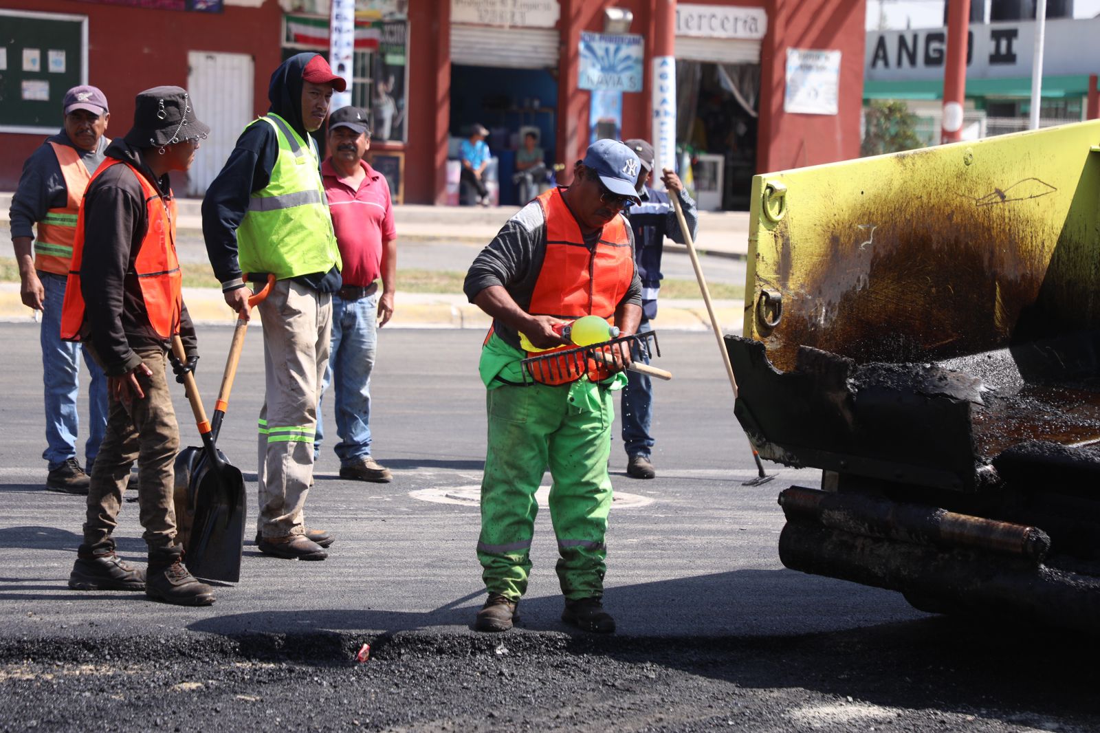 1696530222 40 ZumpanGO en Transformacion Supervision en la Pavimentacion de la Glorieta