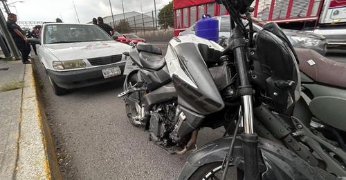 1696540178 Atoran a motociclista con medio kilo de mariguana durante operativo