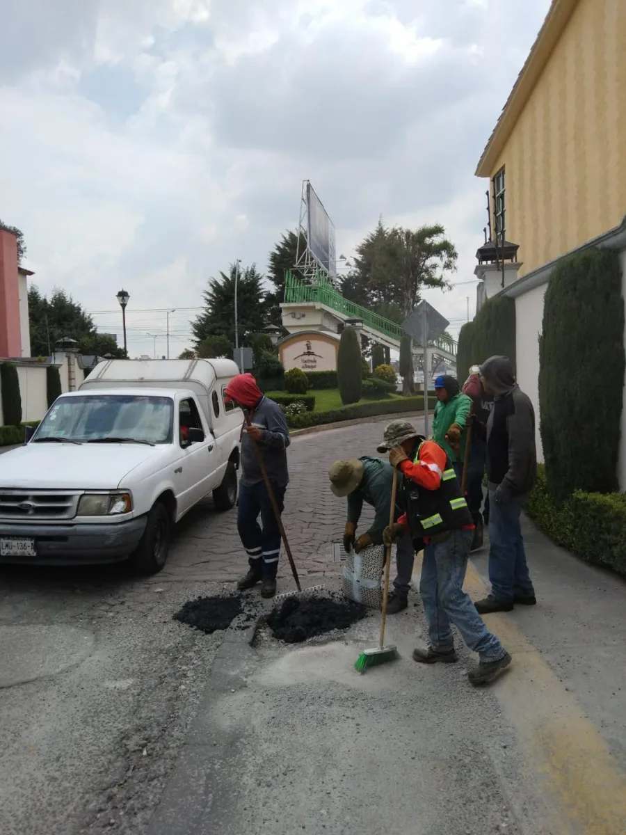 1696542352 Hoy seguimos dando todo para terminar con los baches el