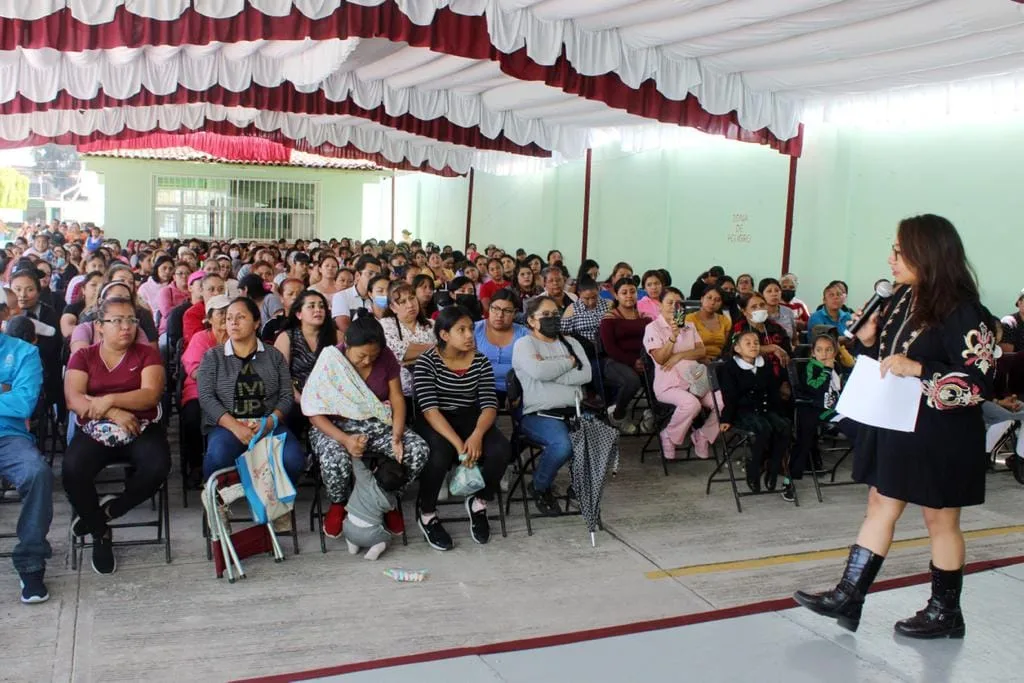 1696543294 GOBIERNO DE CHIMALHUACAN ENTREGA APOYO ECONOMICO DEL PROGRAMA REGRESO A jpg