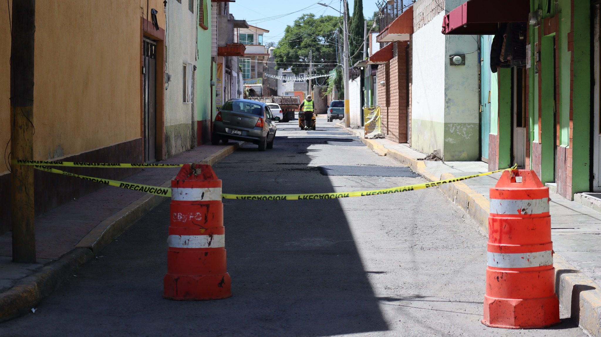 1696620975 164 Esta manana nos encontramos realizando mantenimiento de bacheo en la