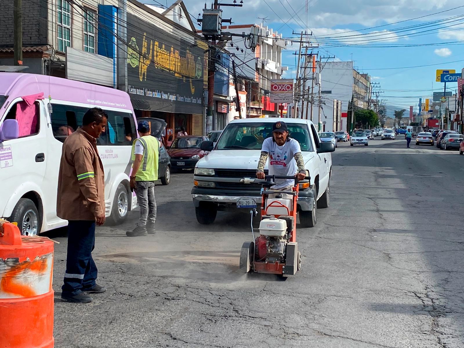 1696701926 691 Continuamos realizando trabajos de la Jornada de Bacheo continuo con