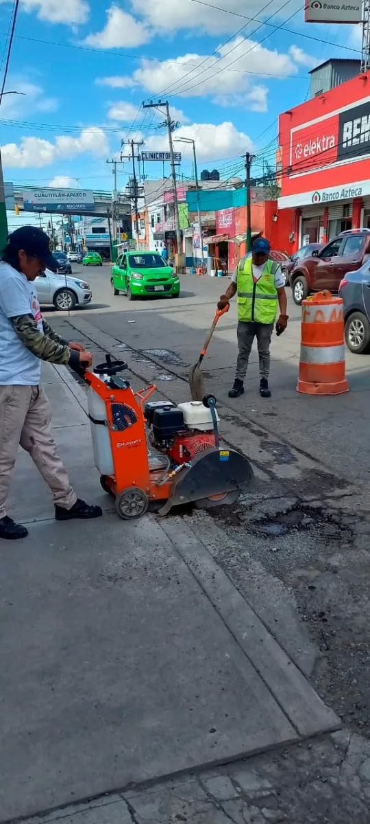 1696701956 Continuamos realizando trabajos de la Jornada de Bacheo continuo con