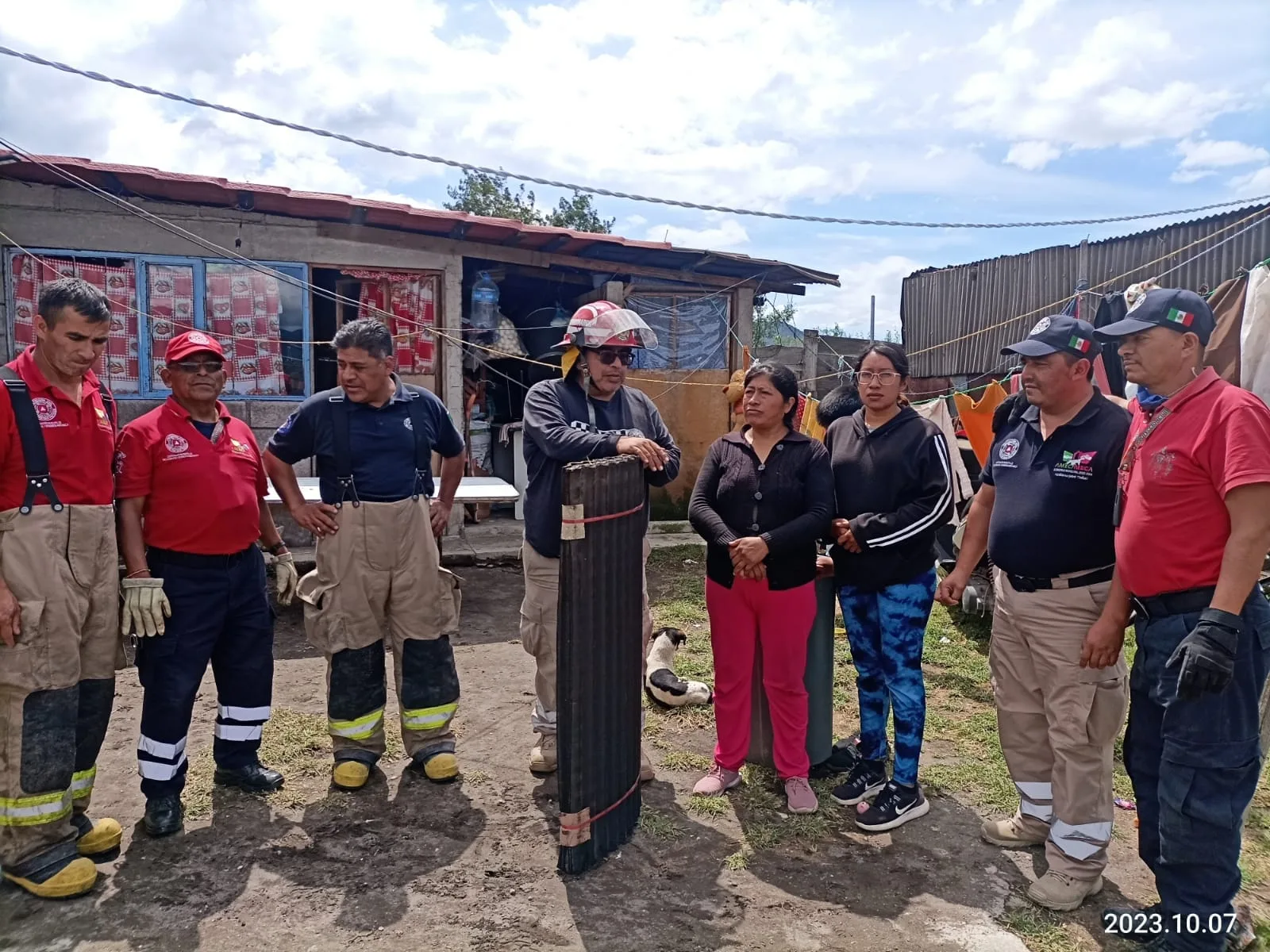 1696713364 Apoyo a una vecina de la cabecera municipal debido a jpg