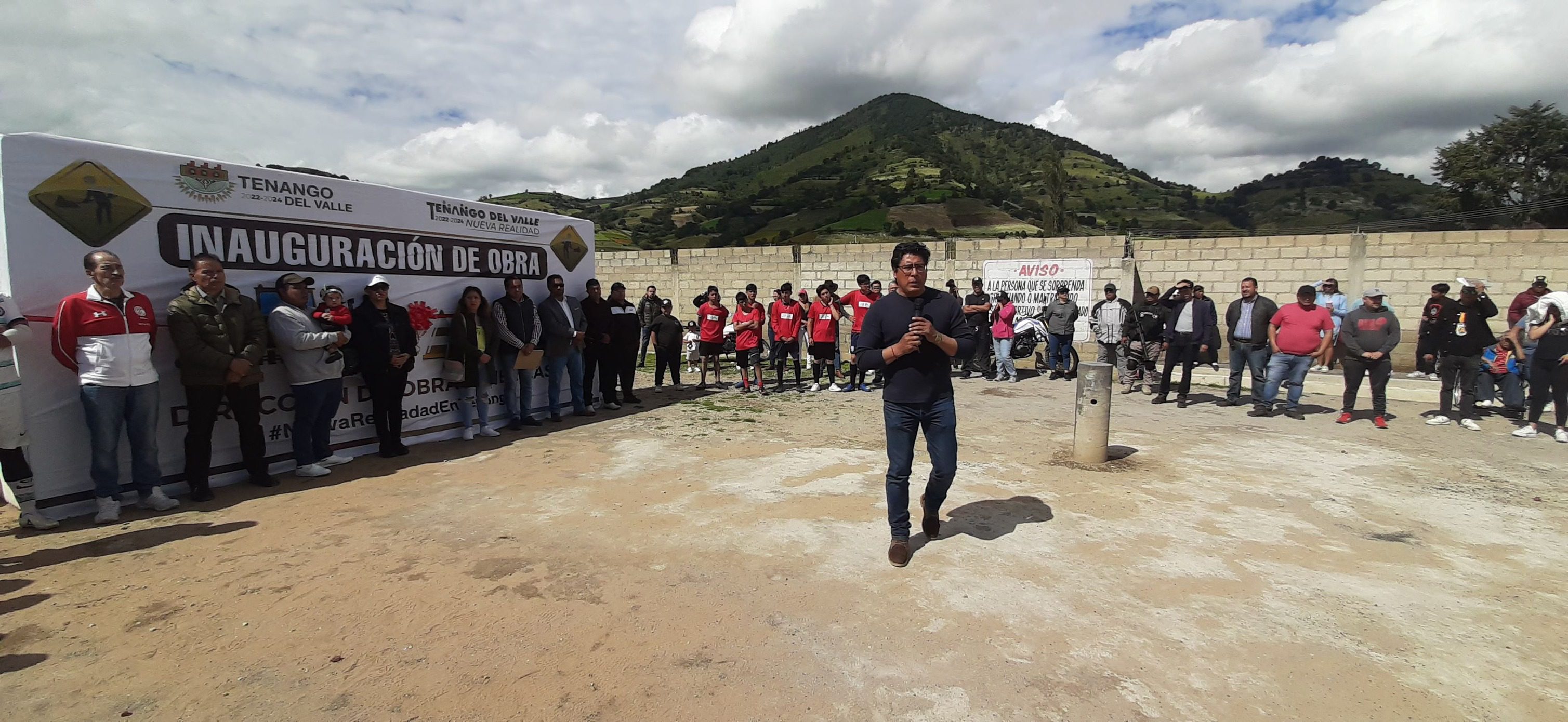 1696787244 8 Esta manana entregamos la Rehabilitacion de Cancha de Futbol de