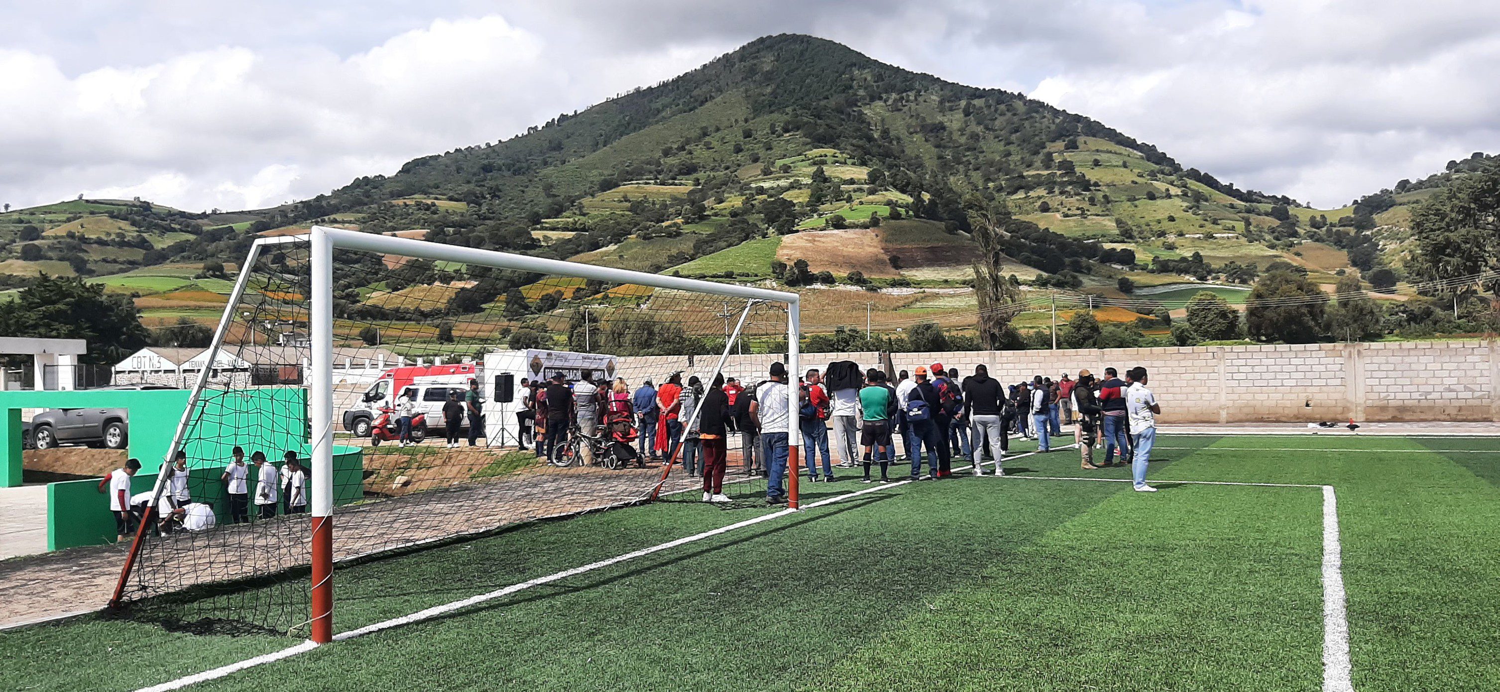 1696787254 464 Esta manana entregamos la Rehabilitacion de Cancha de Futbol de