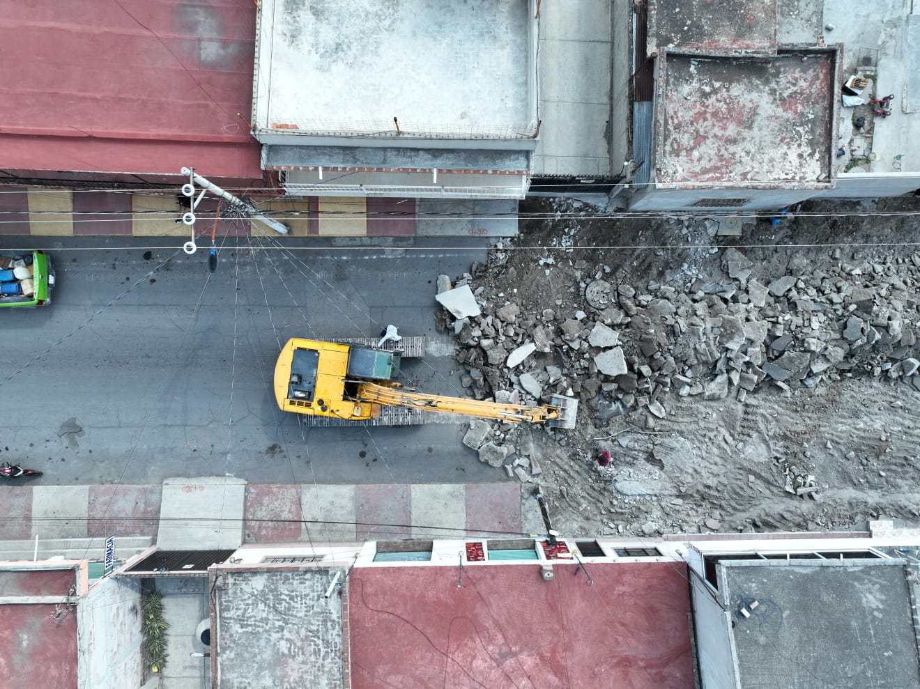 1696797775 613 ¡Continuamos con la Pavimentacion de Calle Leona Vicario en el