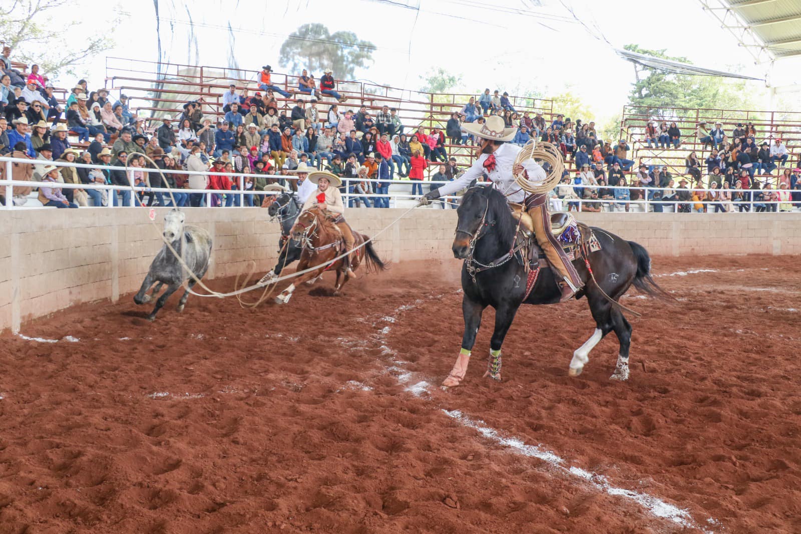 1696807515 800 Super charreada y charlotada de clausura de la Feria