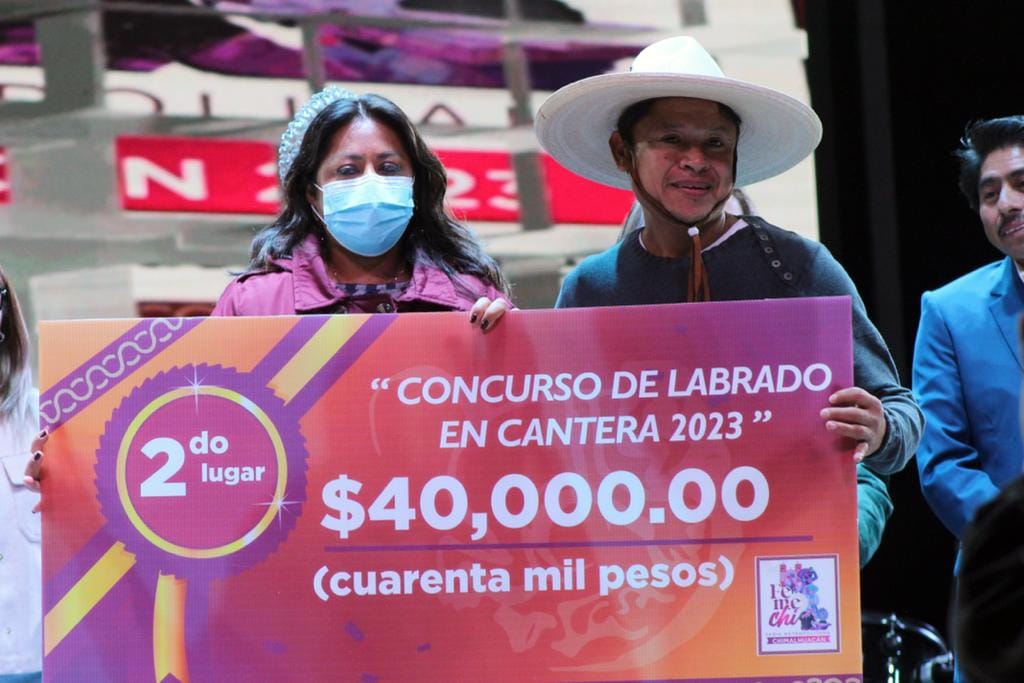 1696868388 70 XOCHITL FLORES PREMIA A GANADORES DEL CONCURSO DE LABRADO EN