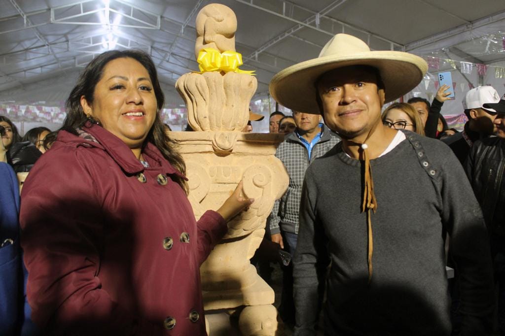 1696868405 893 XOCHITL FLORES PREMIA A GANADORES DEL CONCURSO DE LABRADO EN