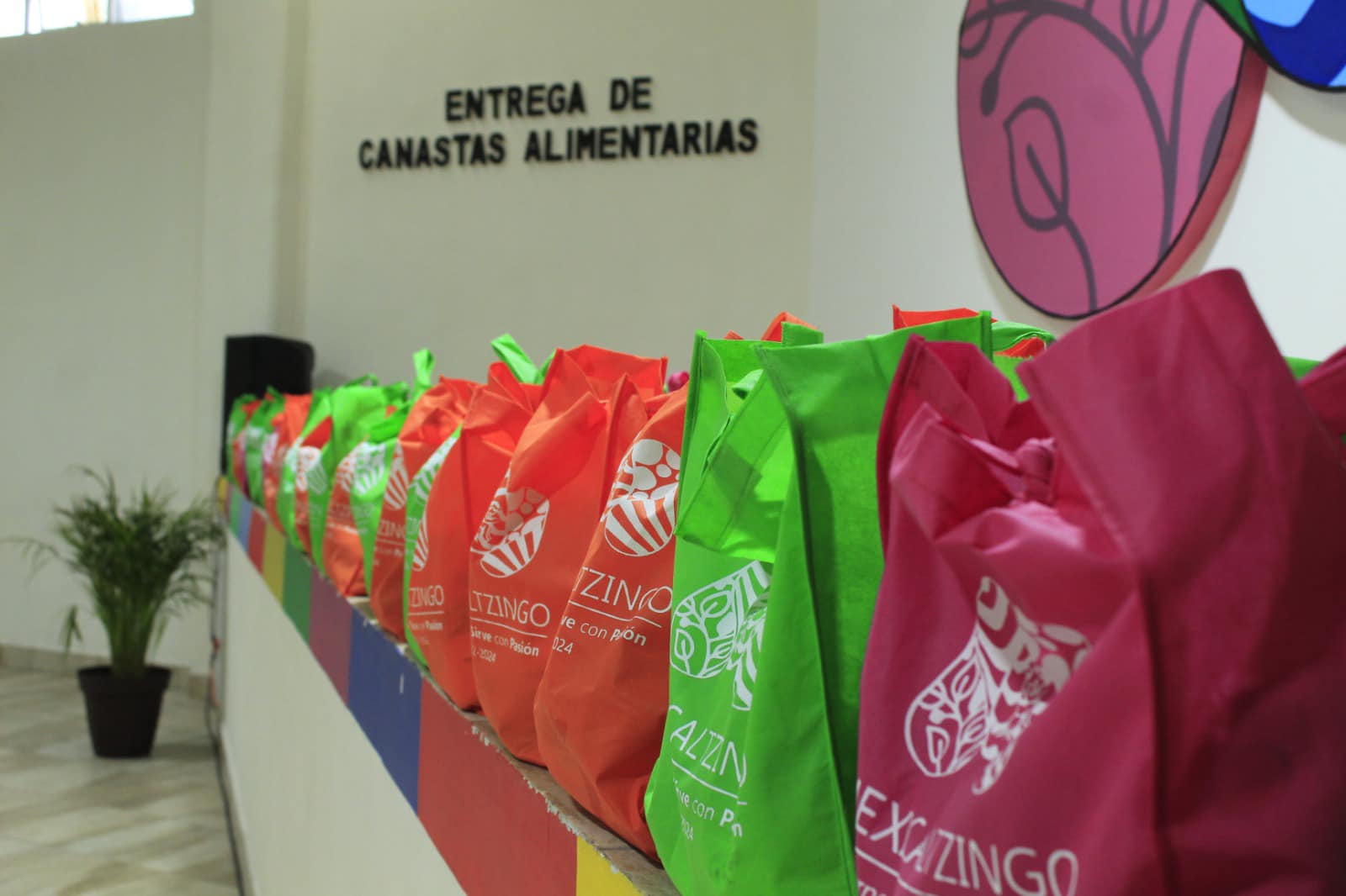 1696975754 730 Seguimos haciendo entrega de Canastas Alimentarias como cada mes un