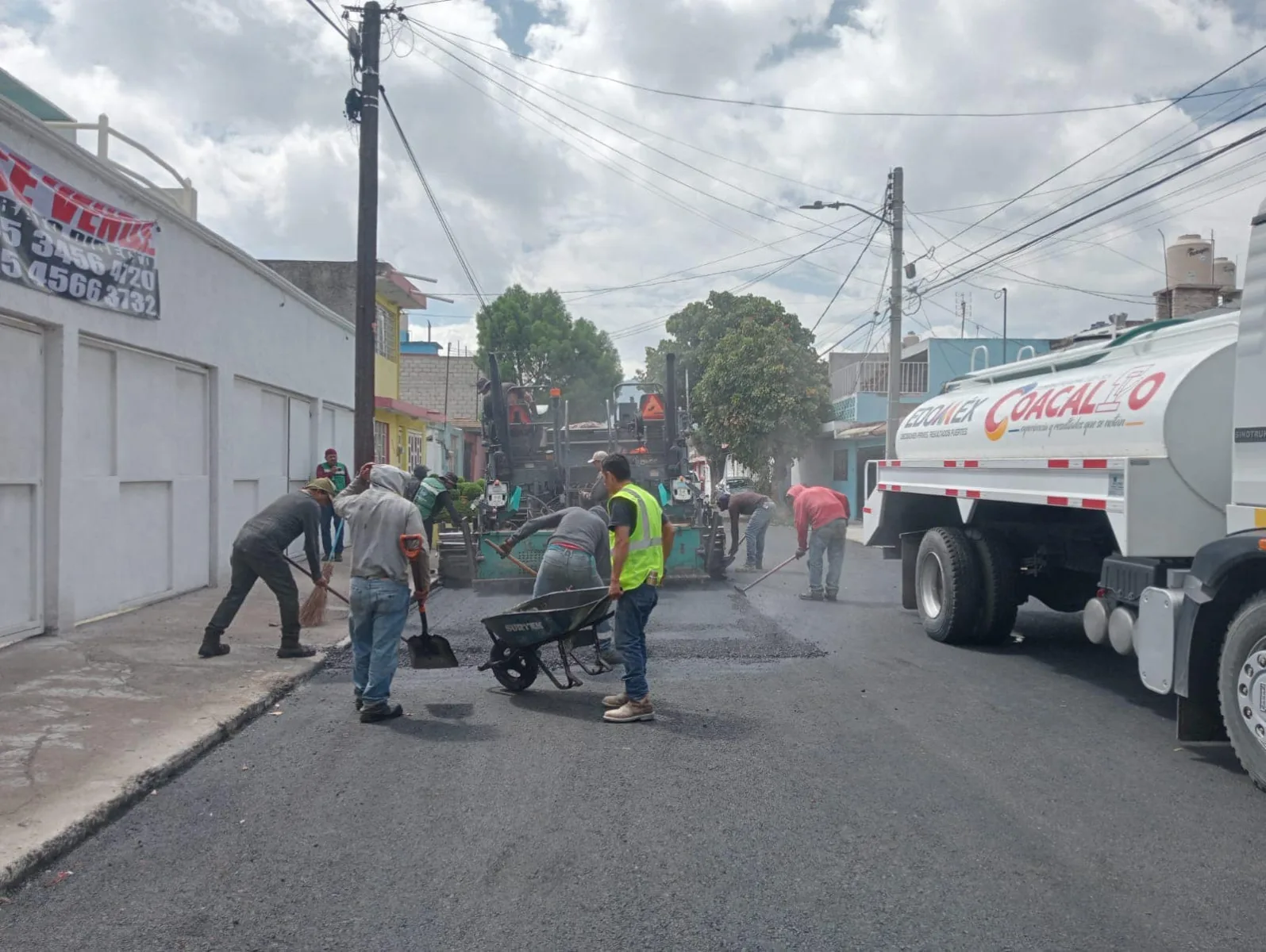 1697031035 548 ¡Seguimos avanzando en la repavimentacion de la calle Campanillas