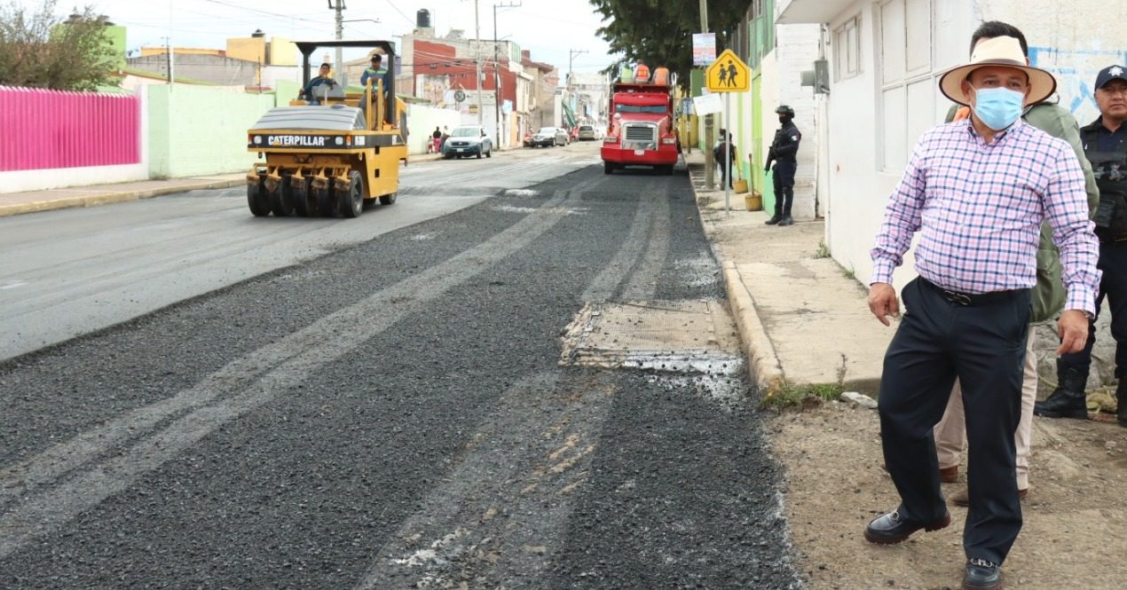 1697032100 577 Supervision de los trabajos de rehabilitacion de la calle Adolfo