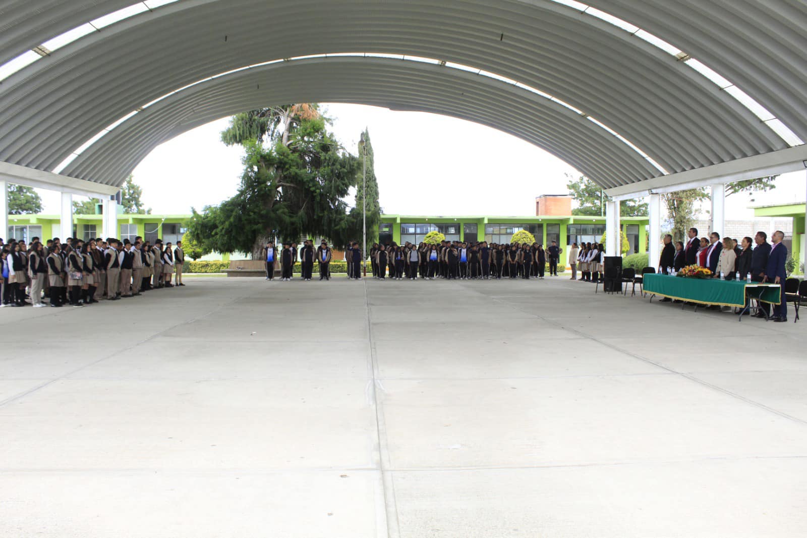 1697036966 306 Asisti a la ceremonia de Honores a la Bandera en