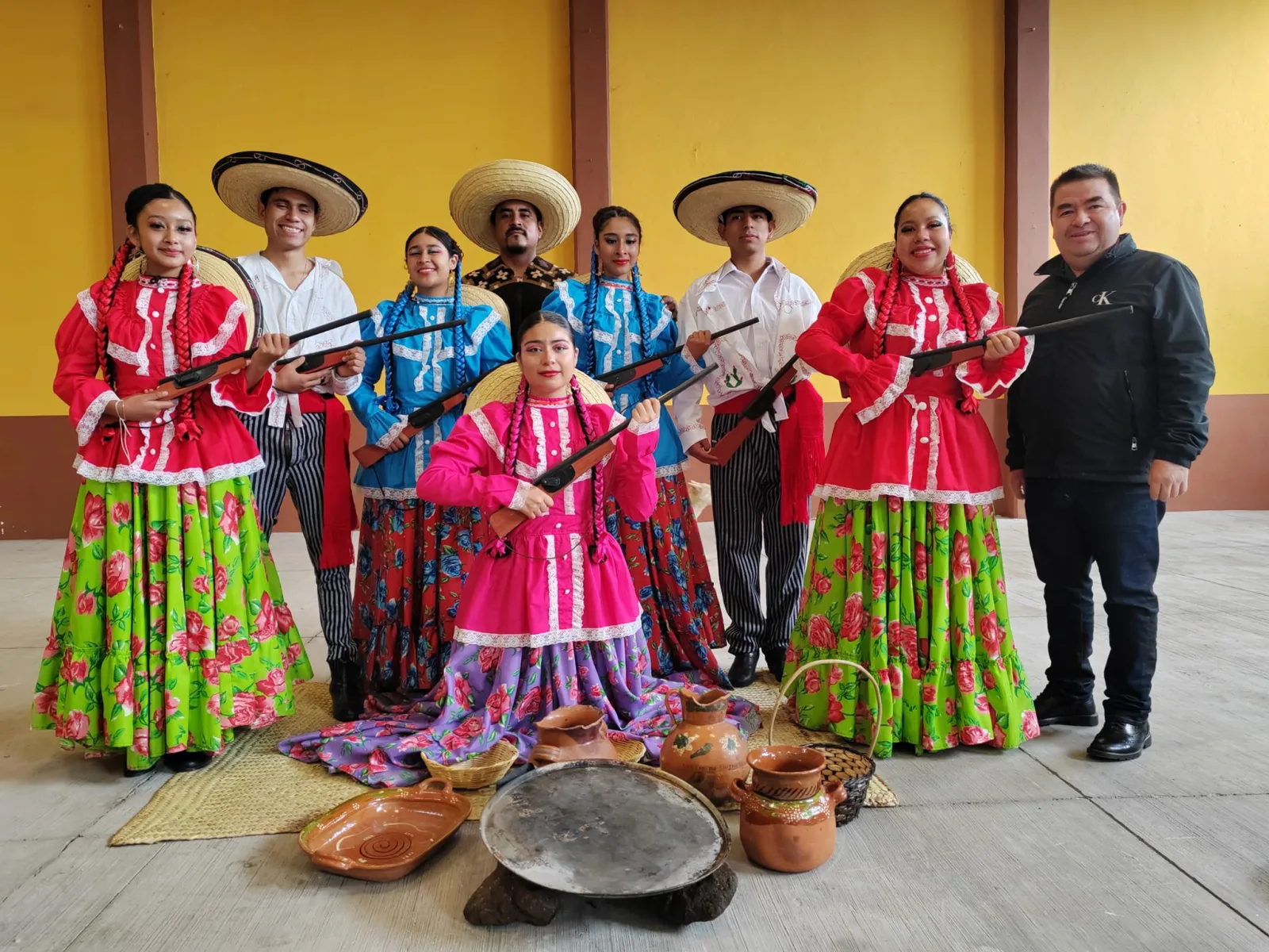 1697050849 El Presidente Municipal Arq Roberto Avila Ventura agradece a todos scaled