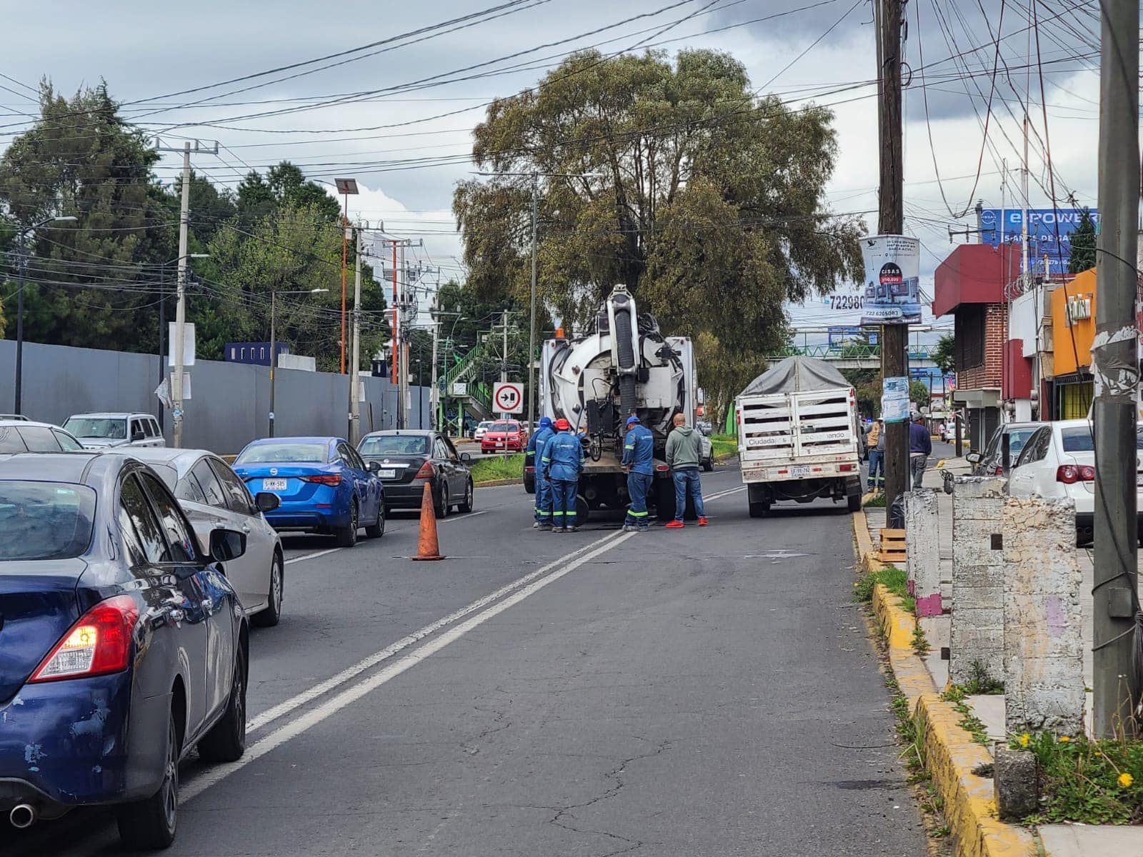 1697058796 147 Toma precauciones Opdapas de Metepec realiza desazolve en Av Tecnologico