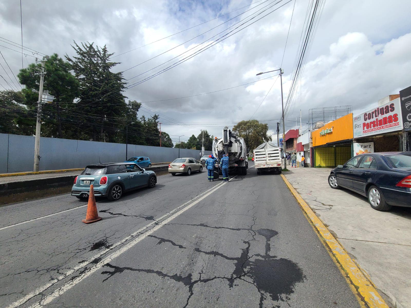 1697058814 Toma precauciones Opdapas de Metepec realiza desazolve en Av Tecnologico