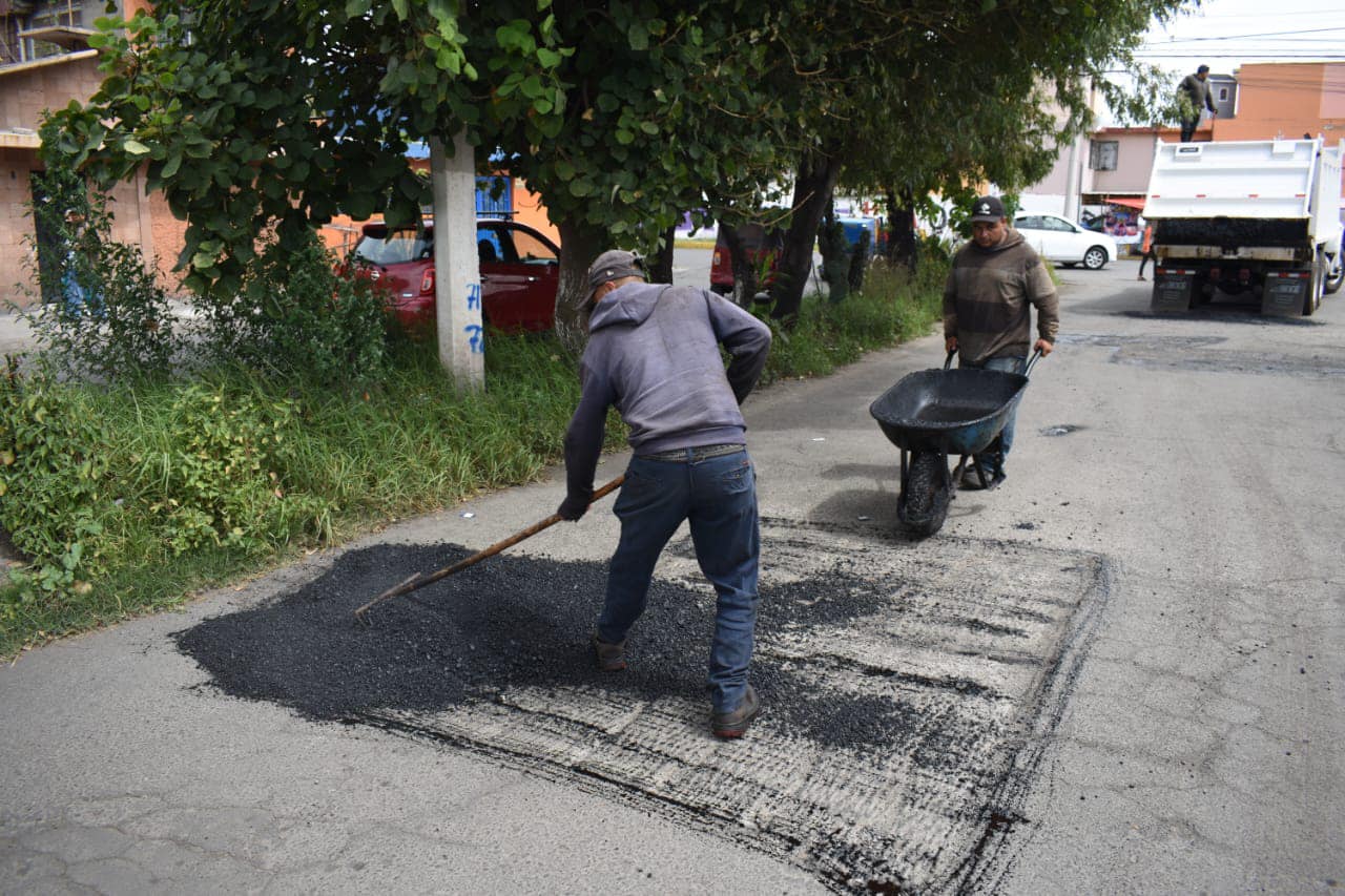 1697060149 35 Programa Permanente de Bacheo Realizamos labores de bacheo en Av