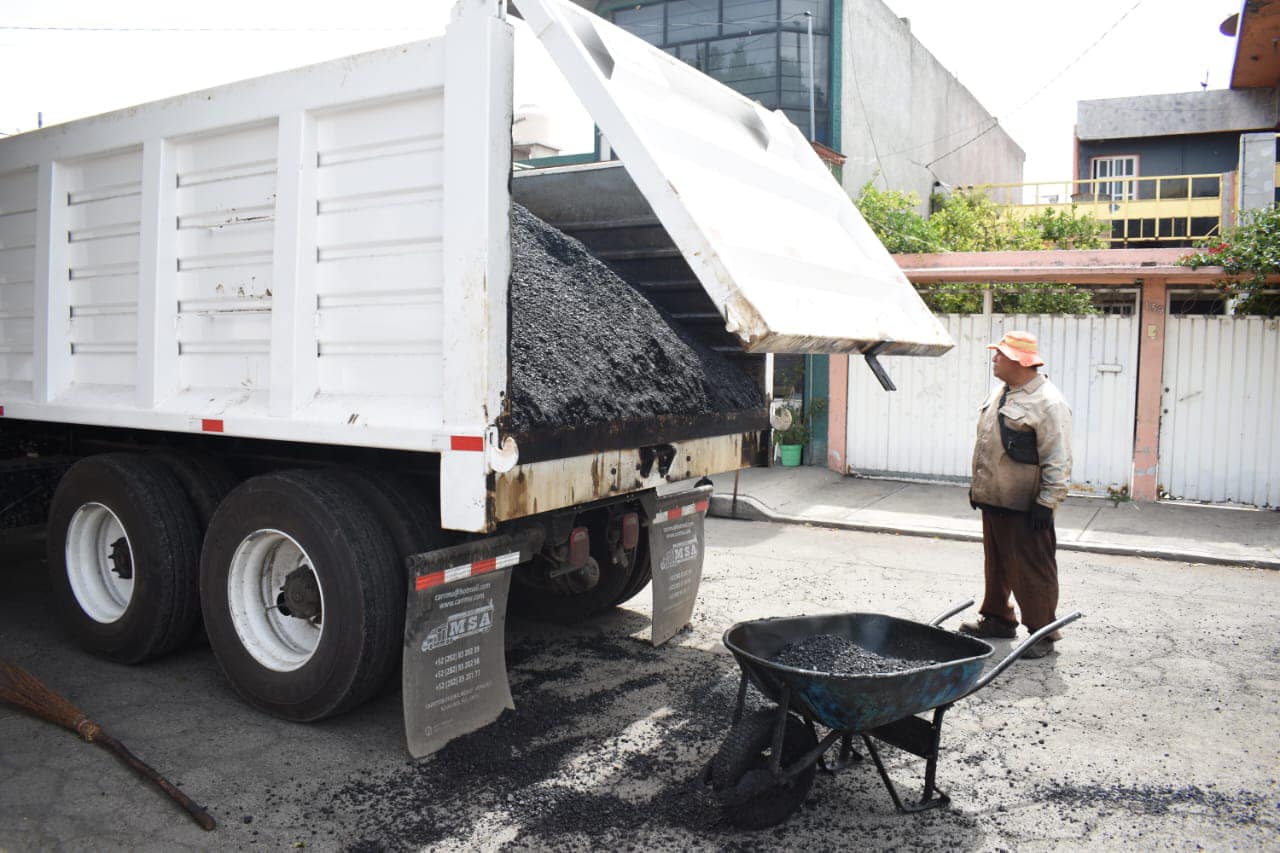 1697060154 530 Programa Permanente de Bacheo Realizamos labores de bacheo en Av