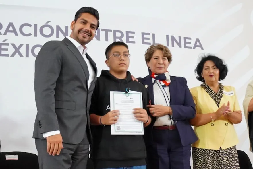 1697065974 Firma del convenio de colaboracion con el INEA Nacional para jpg