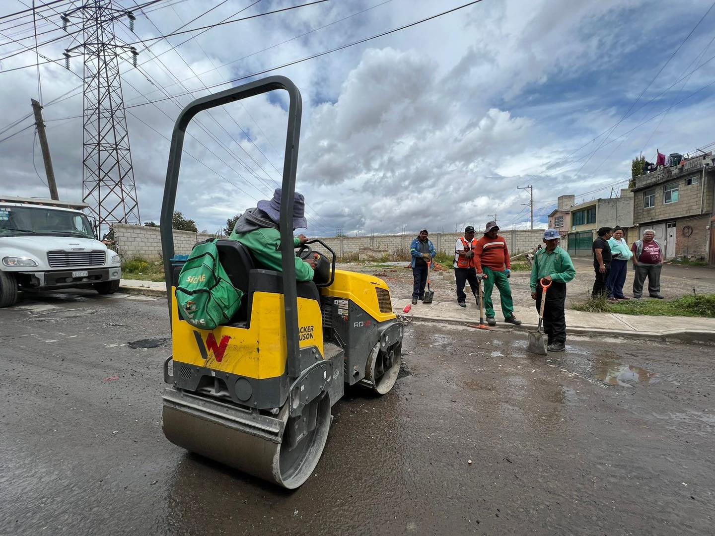 1697066087 Seguimos dandole duro a los baches