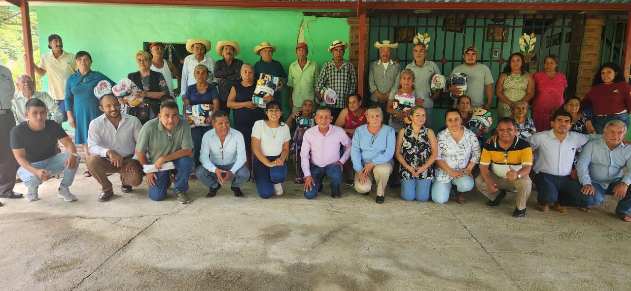 1697112280 815 En coordinacion con el Sistema Municipal DIF de Tlatlaya llevamos