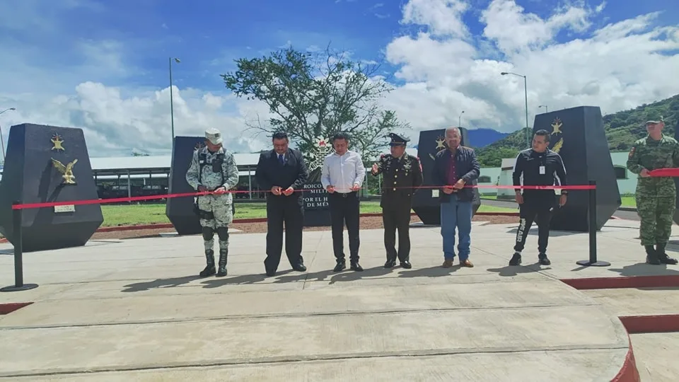 1697118051 El dia de hoy el Presidente Municipal Lic Obed Santos jpg