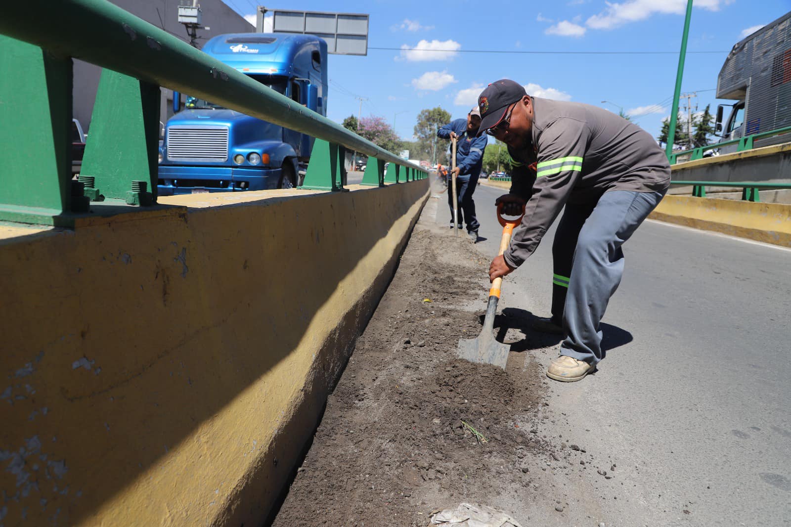 1697146368 318 Seguimos mejorando la imagen urbana de nuestras principales avenidas y