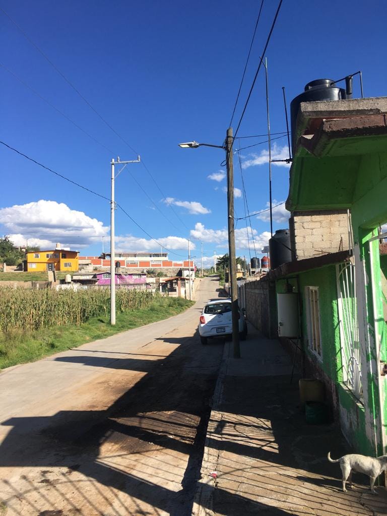 1697200088 744 Nos encontramos reparando luminarias en el Barrio Primero de la