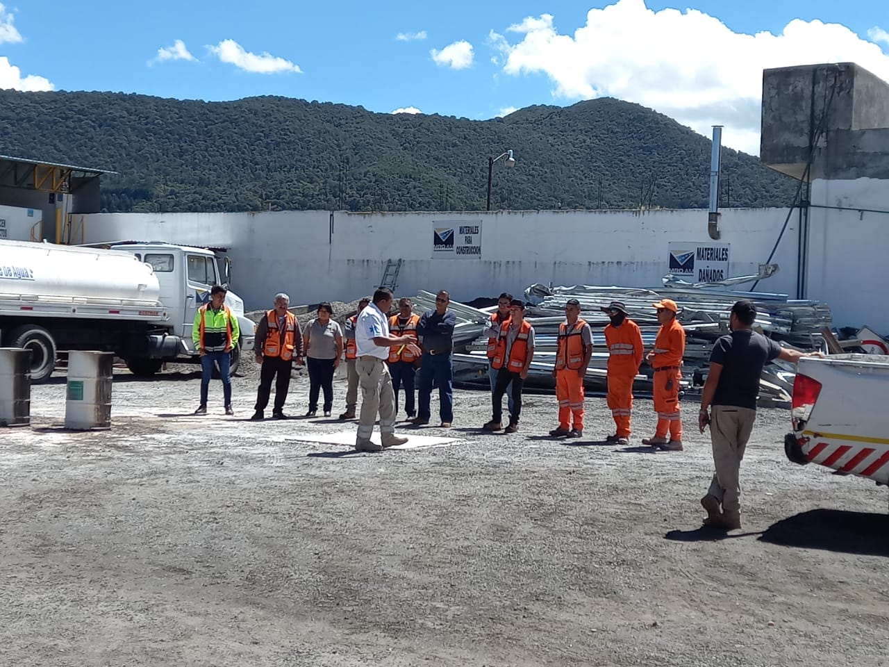 1697206424 668 Como parte de las actividades de Proteccion Civil Se impartio