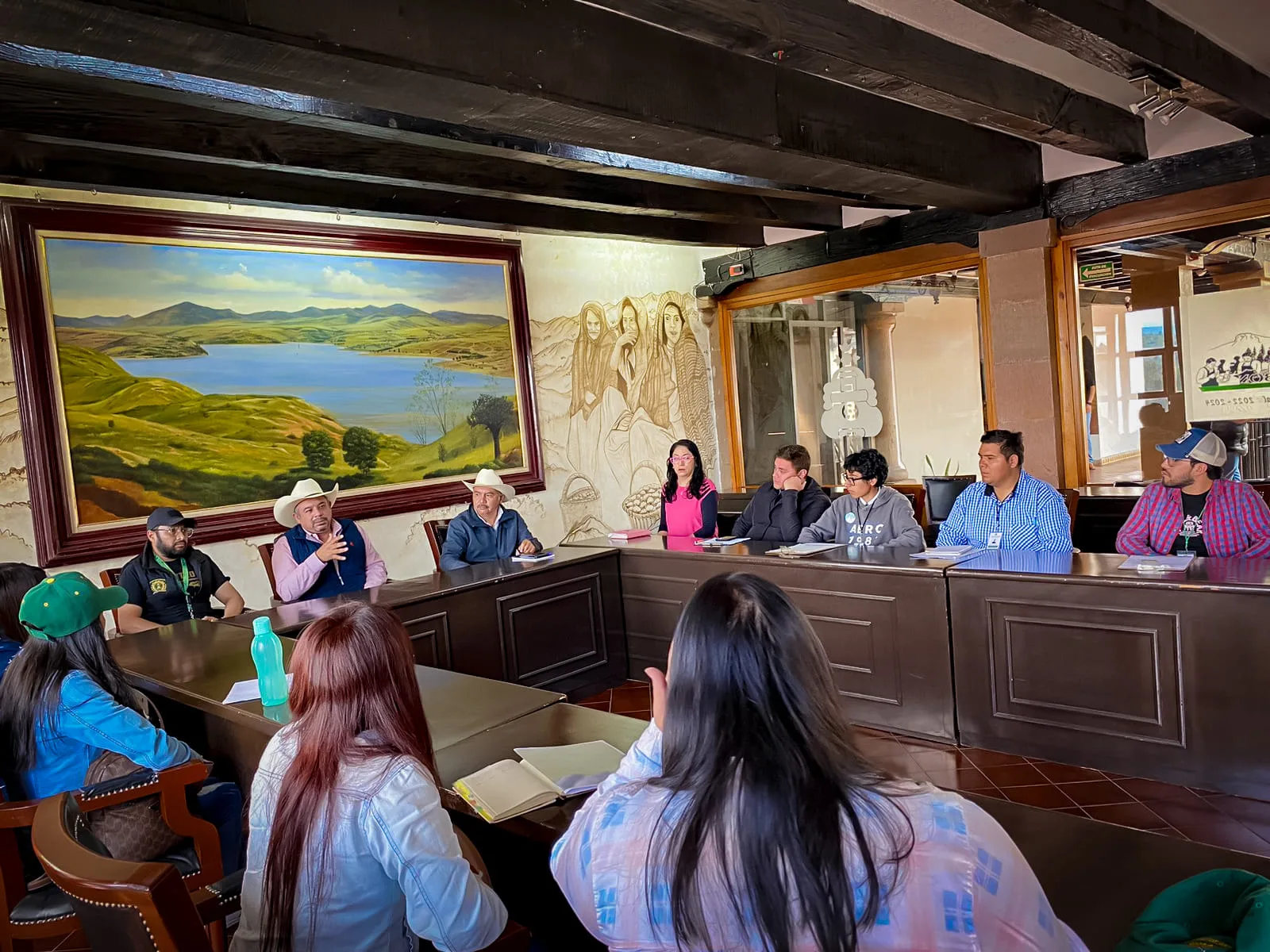 1697216122 Hoy se realizo una mesa de trabajo con la brigada jpg