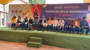 1697218836 Tianguis de la economia campesina celebrando el dia del agricultor