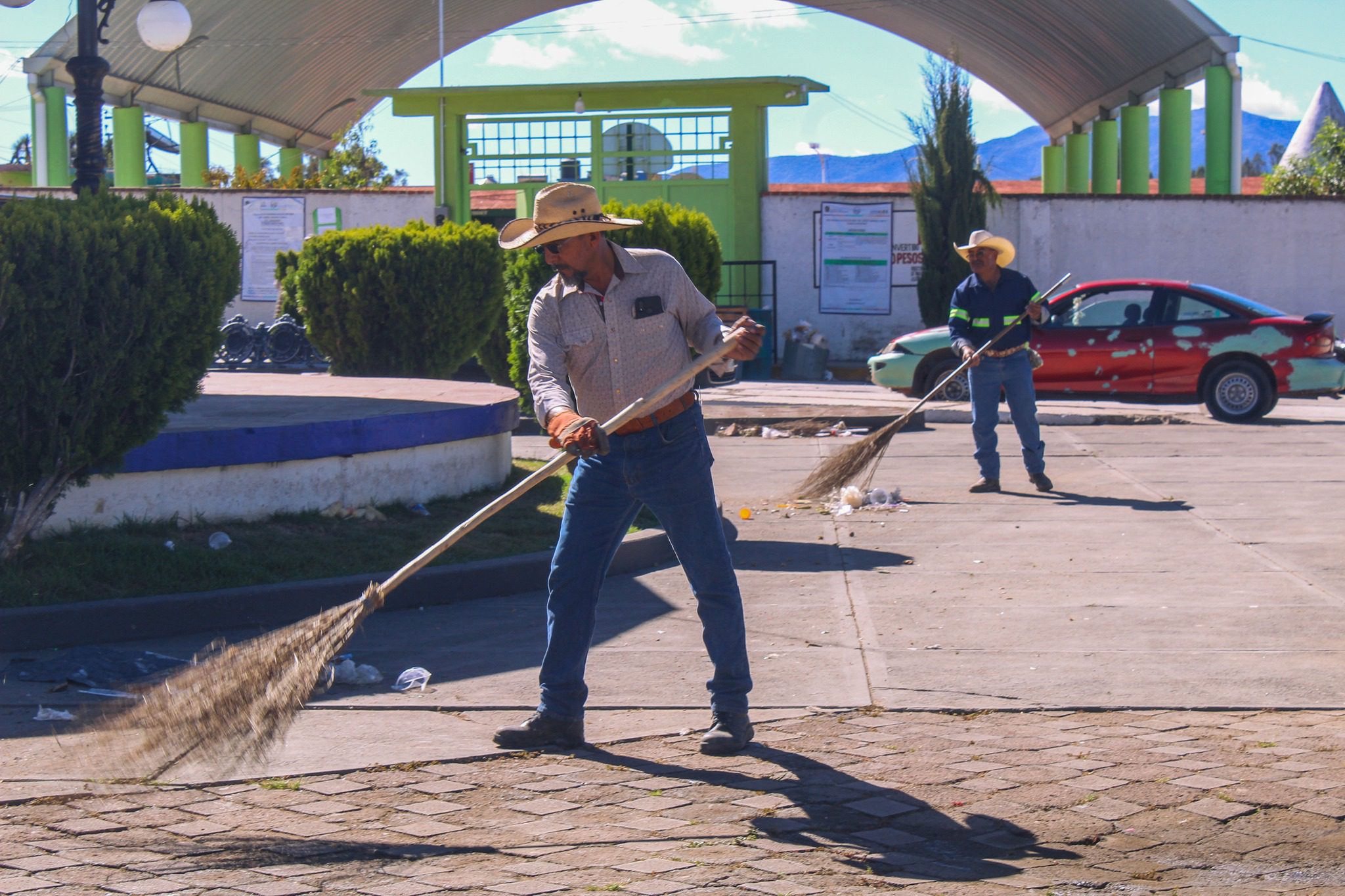 1697221122 262 Nuestro presidente municipal Jesus Espinosa Arciniega reconoce y agradece el