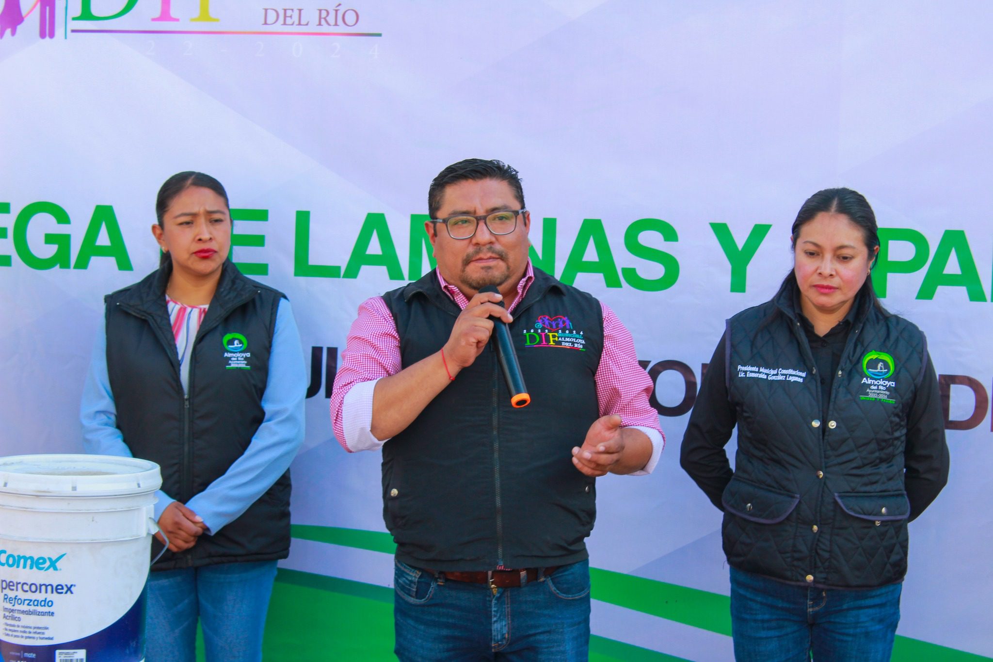 1697233883 563 La entrega de Apoyos Funcionales y Laminas representa un compromiso